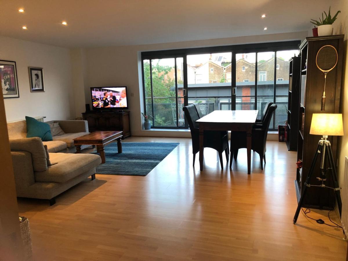 Spacious, Bright And Modern Flat In Holloway Лондон Экстерьер фото